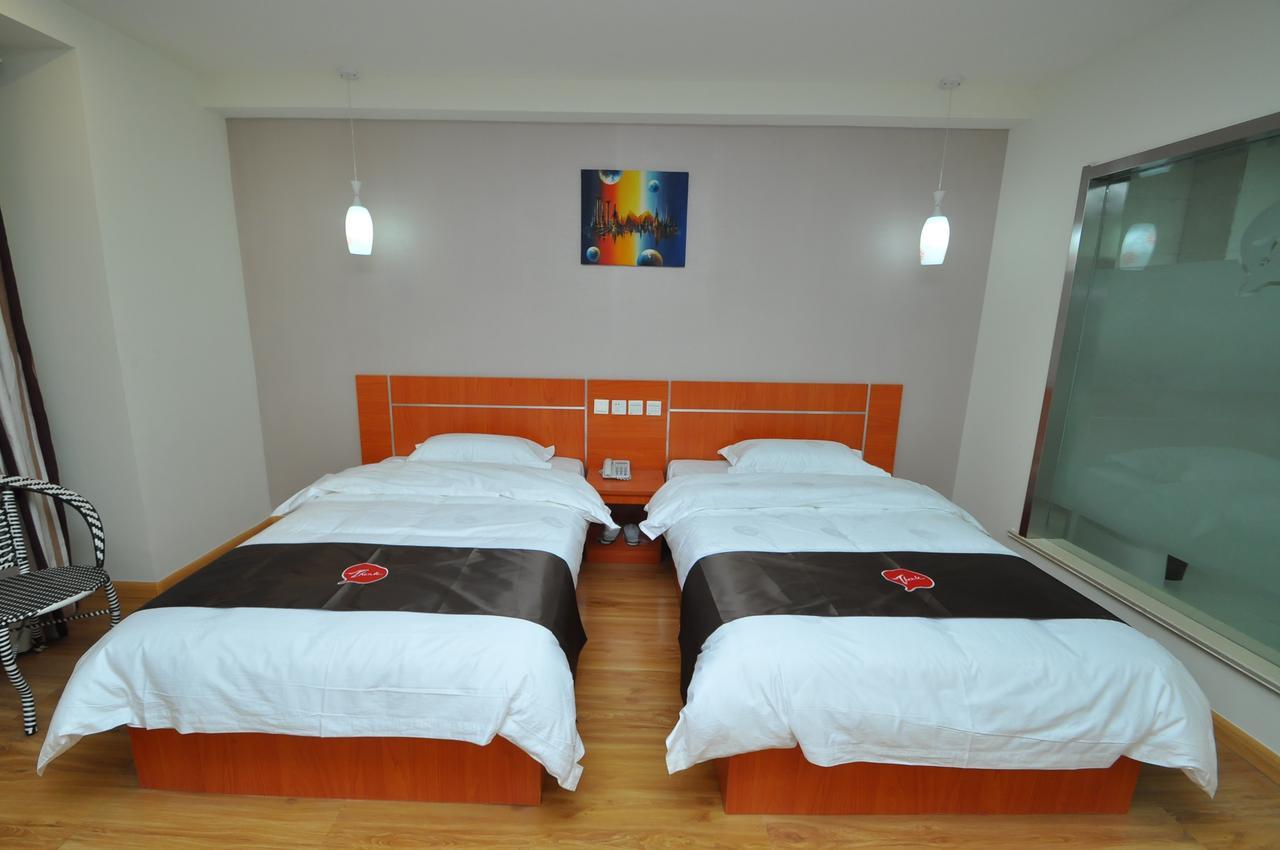 Thank Inn Chain Hotel West Eleven Road Mall Linyi  Exterior foto